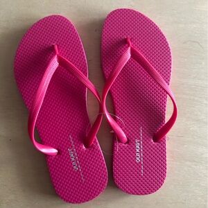 Pink Old Navy, flip-flops